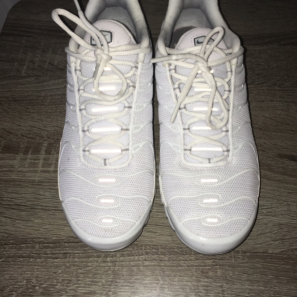 All white air max plus only been worn a couple times 9.5 very good condition!